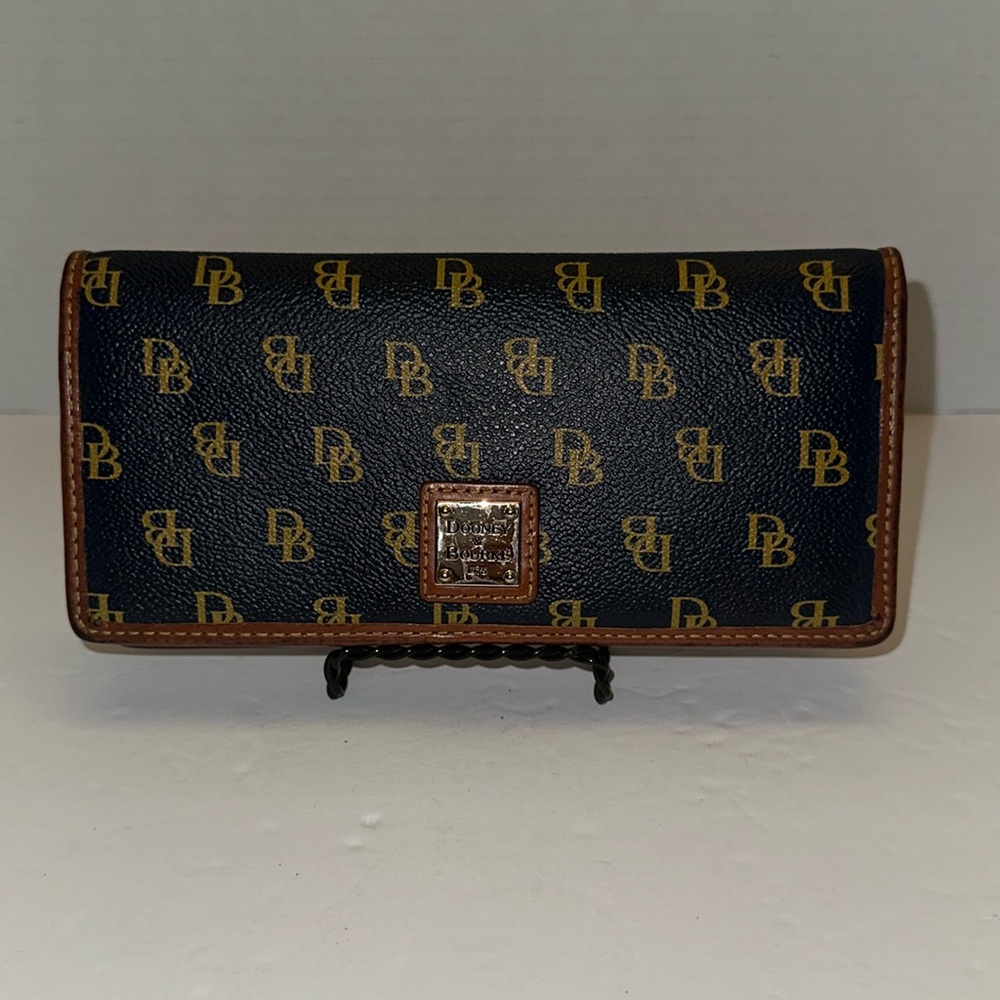 Dooney and Bourke wallet